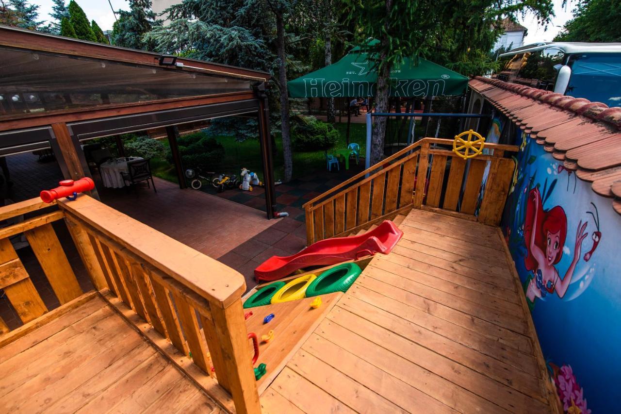 Hotel Golden House Craiova Exterior foto